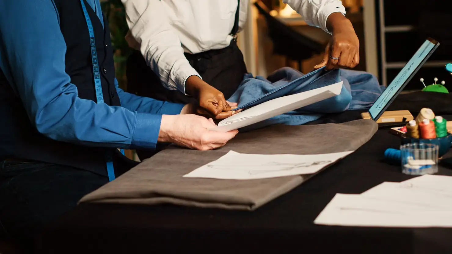 Blog 6 Suit Tailoring Guide: What Makes a Perfectly Tailored Suit